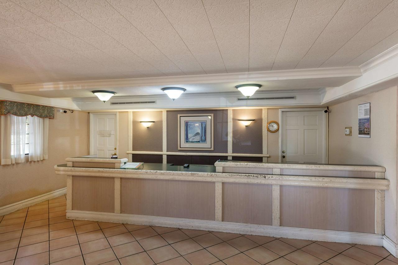 Hotel 6-knoxville, Tn 2*