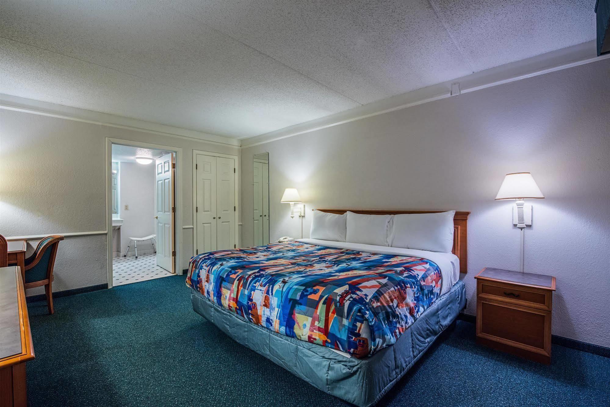 Hotel 6-knoxville, Tn 2*